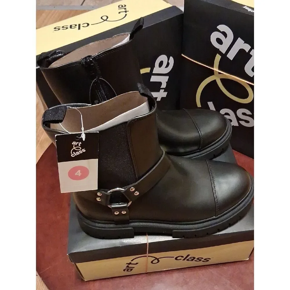 Girls Black Crosby Boots Size 4 Art Class New In Box